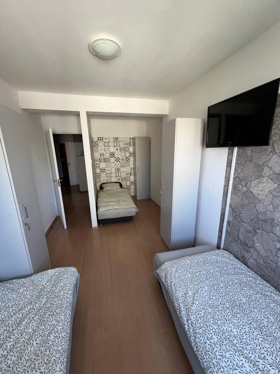 Hostel „U Sashka” Warschau Buitenkant foto
